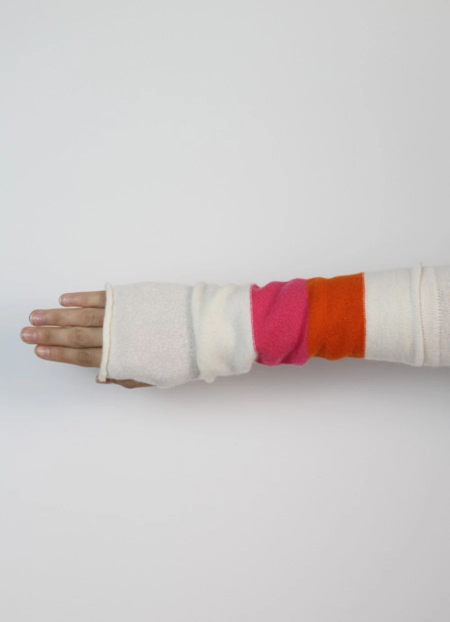Sass & Edge Women's Highland Cashmere Knit Wrist Warmers - Luxurious Soft Block Design